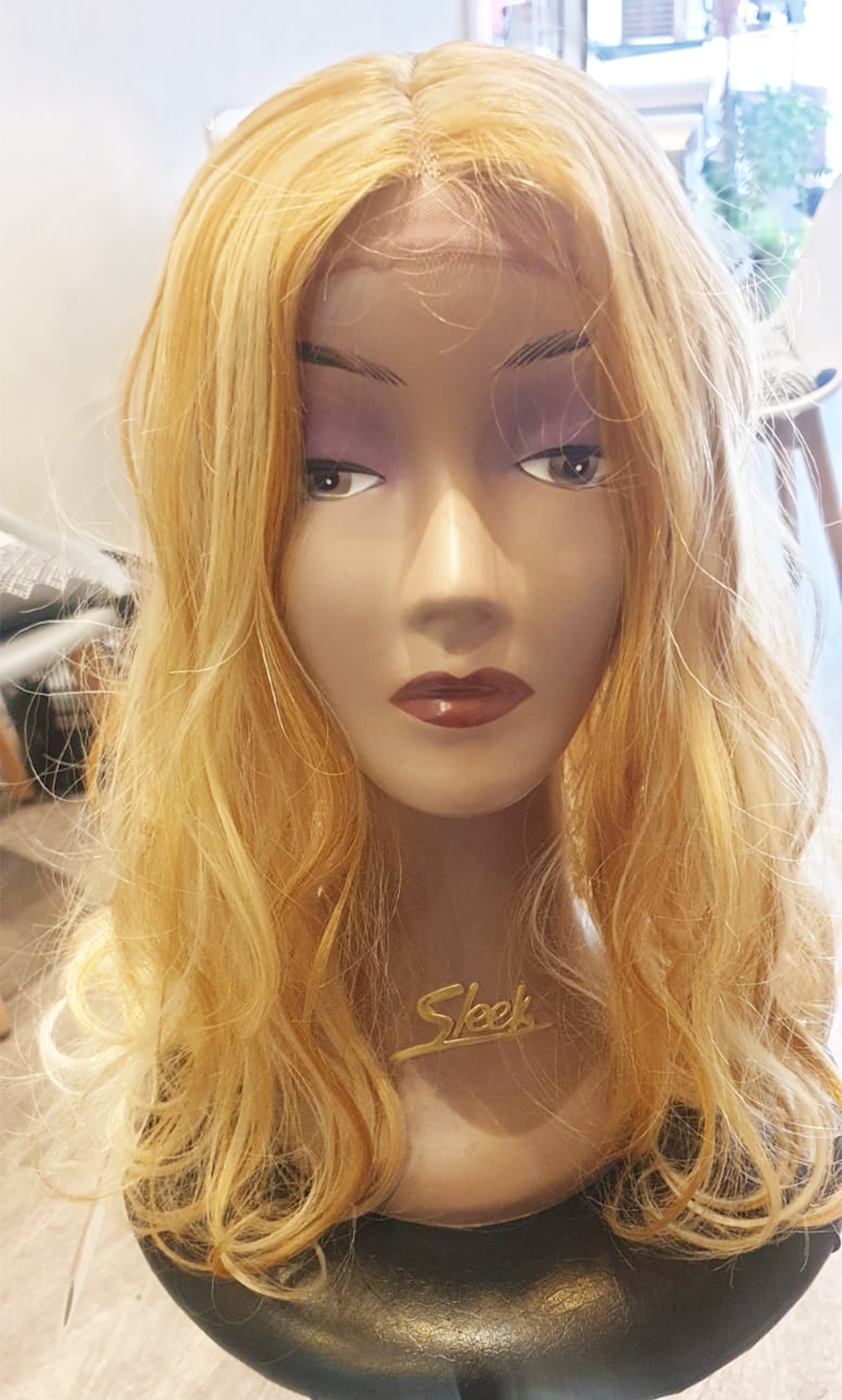 Perruque classique longue blonde ondulé
